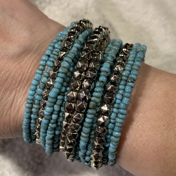 Slip-on Beautiful Beaded cuff bracelet - Picture 4 of 6